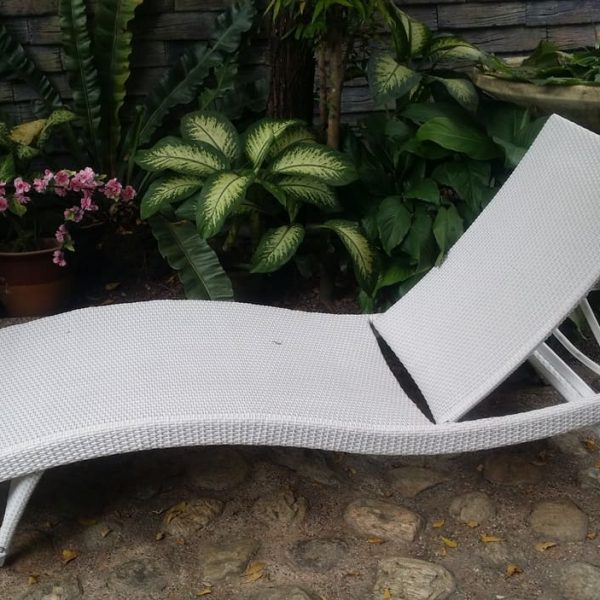 Wicker Wave Lounger - Image 3