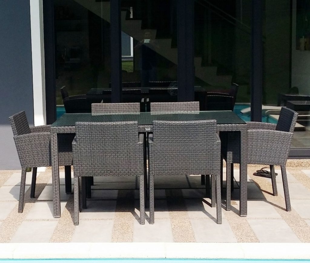 Calla_160_with_Lyon_Arm_Chair_Wicker-Store-Wicker-Table-with-Leyon-Arm-Chair